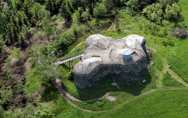 Letecký pohled na pevnost Dobroov.