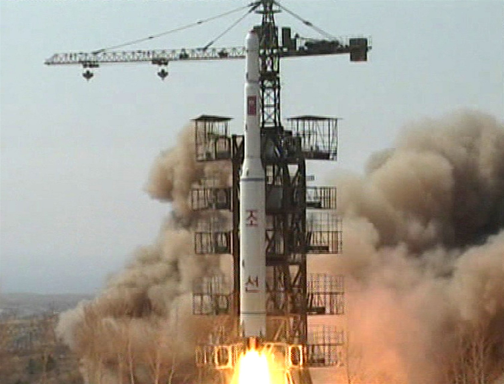 Start severokorejské vesmírné rakety ze za�ízení Musudan-ri (5. kv�tna 2009)