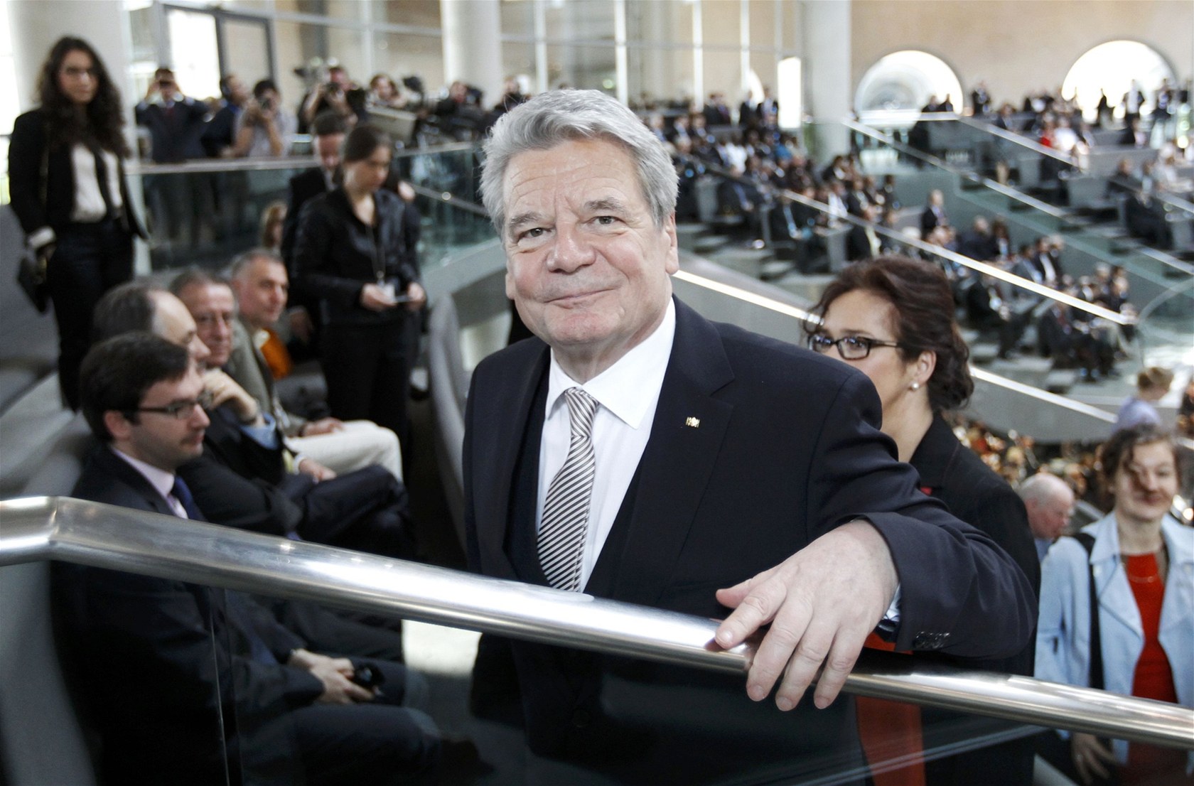Joachim Gauck p�ichází na volbu nového n�meckého prezidenta (18. b�ezna 2012)