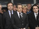 Francouzský prezident Nicolas Sarkozy ení ped  idovskou kolou v Toulouse...