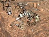 Íránský vojenský komplex v Parčínu na satelitním snímku z roku 2004