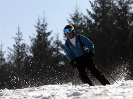 Lyování v jarním poasí v beskydském areálu Bílá