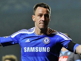 KAPITÁN JDE PÍKLADEM. John Terry, stoper a kapitán Chelsea, oslavuje svj gól...