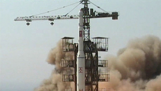 Start severokorejské vesmírné rakety ze zaízení Musudan-ri (5. kvtna 2009)