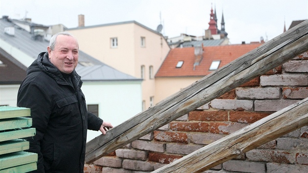 Historik Zdenk Jaro na stee rekonstruované Základní umlecké koly na