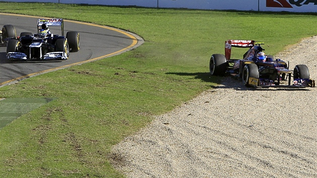 NA SNHU. Felipe Massa (vlevo) je nedílnou souástí týmu Ferrari. Pi pedstavení nového monopostu byl vak jako jezdec moná naposledy.