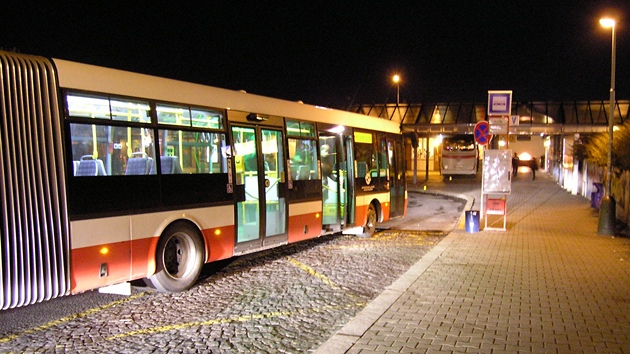 Nehoda autobusu na pražském Zličíně.