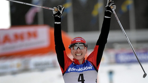 Polka Justyna Kowalczykov vyhrla ve Falunu zvod Svtovho pohru na 10 kilometr.