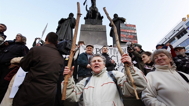 Protestní shromádní proti vlád s poadavkem její demise na Václavském