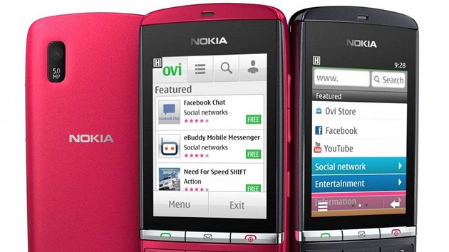 Nokia Asha 300 opt patí mezi "hloupé" mobily a vyuívá platformu Series 40.