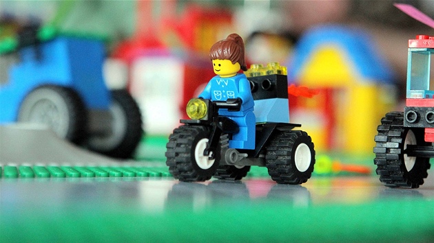 Přibližně 70 dětí se podílelo na stavbě městečka ze stavebnice Lego na ploše 12 metrů čtverečních v prostorách radniční síně v Křemži.
