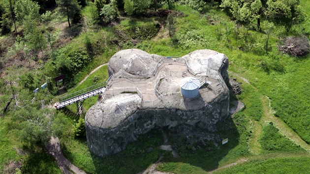 Letecký pohled na pevnost Dobrošov.