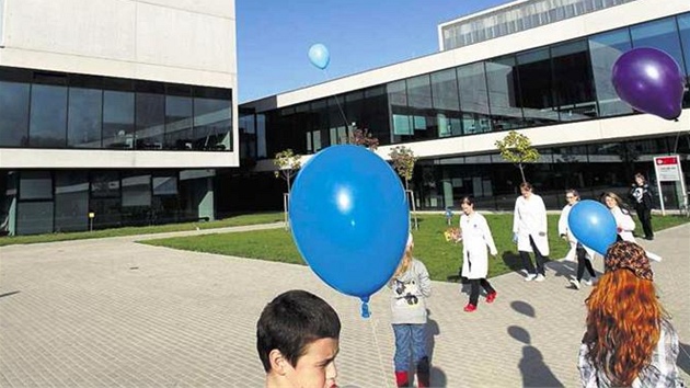 Pardubická vysoká �kola rozd�lí ka�dý rok formou stipendií mezi své studenty 70