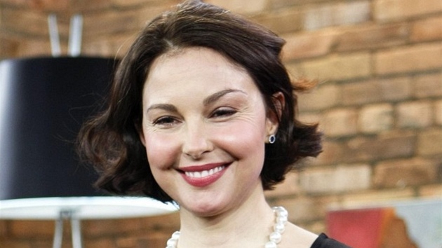 Ashley Juddová v  kanadské televizní show, po ní se zvedla vlna spekulací o