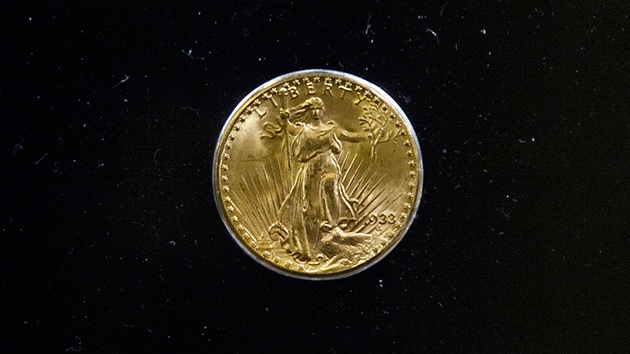 Nejdražší zlatá mince světa dorazila poprvé do Česka. Legendární Double Eagle z roku 1933 je k vidění do 13. března 2012 v Nové budově Národního muzea v Praze.(12. března 2012, Praha)
