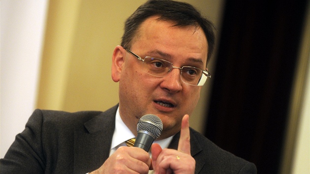 Premiér Petr Neas pi vystoupení na ofínském fóru na téma Vývoj eské