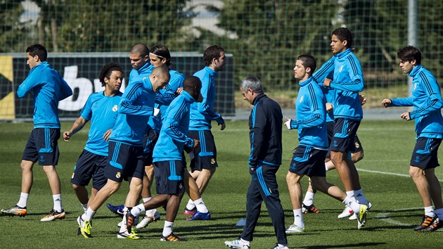 ZSTANE? José Mourinho vede trénink fotbalist Realu Madrid. Bude tomu tak i v