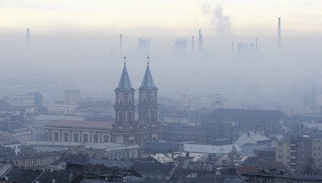 Centrum Ostravy zahalené do smogu v dob nejhorí inverze