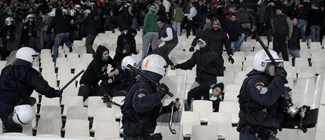 Výtrnosti fanouk Panathinaikosu Atény (ilustraní foto)