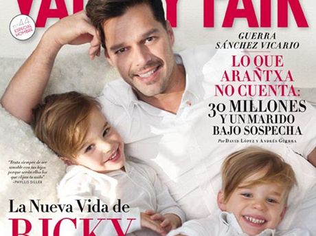 Ricky Martin a jeho dvojata Matteo a Valentino na titulní stran panlského...