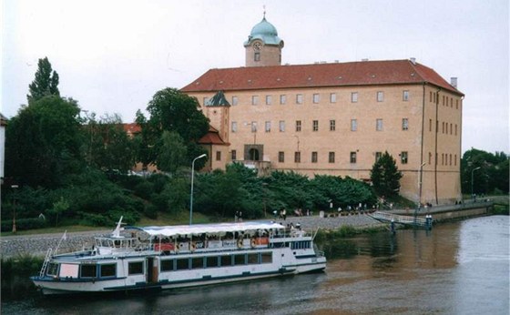Výletní loď Král Jiří v Poděbradech.