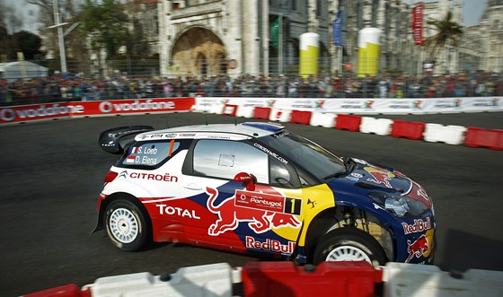 Sébastien Loeb se ene Lisabonem, 1.etapa Portugalské rallye vak pro nj