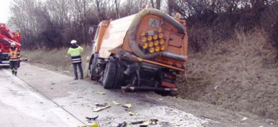 Na D1 u Vykova se na 227,5. kilometru srazil kamion s vozem údrby. Nehoda zcela zablokovala smr na Ostravu (ilustraní snímek).