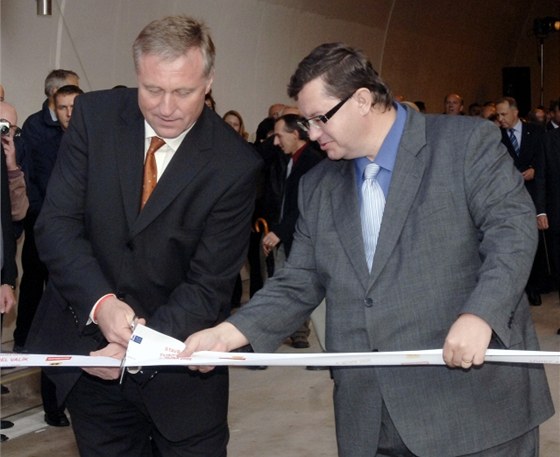 Nkdejí editel SD Petr Lauman (vpravo) a bývalý premiér Mirek Topolánek