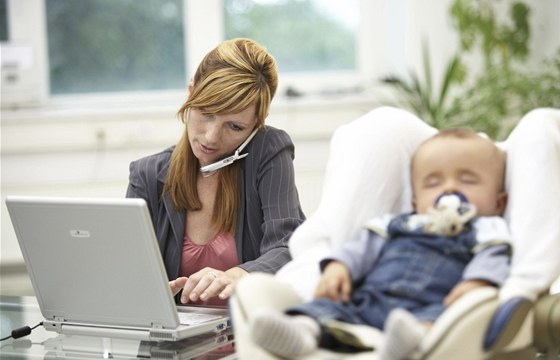 Pracující matky na rodičovské dovolené jsou mimo jiné mistryněmi v time managementu... (Ilustrační snímek)