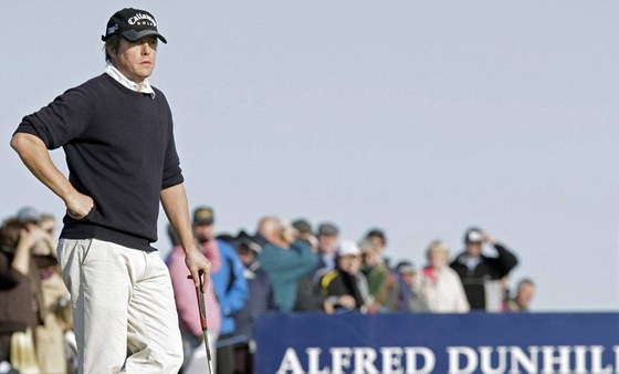 Herec Hugh Grant, tentokrát jako golfista na Alfred Dunhill Links Championship