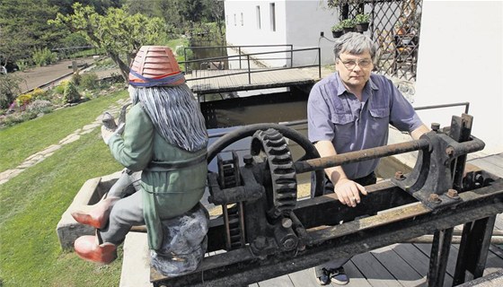 V kníce se píe také o Skipinském mlýn majitele Lubomíra Theimera.