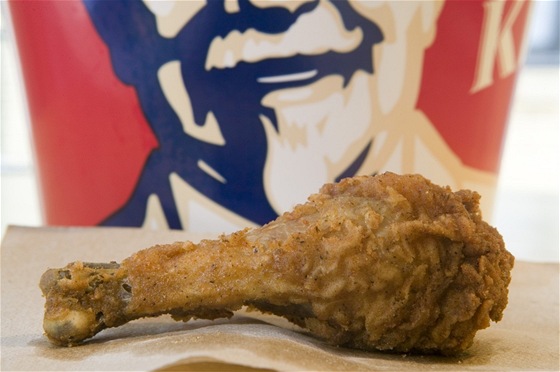 Po poití nakaeného jídla v KFC byla australská dívka pl roku v kómatu a je trvale postiená. (Ilustraní snímek)