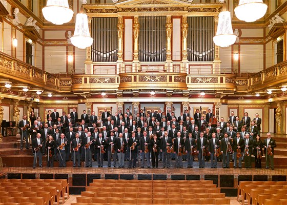 Koncert Vídeské filharmonie patí mezi vyprodané, pestoe vstupenky stály skoro 5 000 korun.