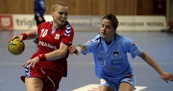 Petra Rková (vlevo) si zahrála i v reprezentaním dresu.