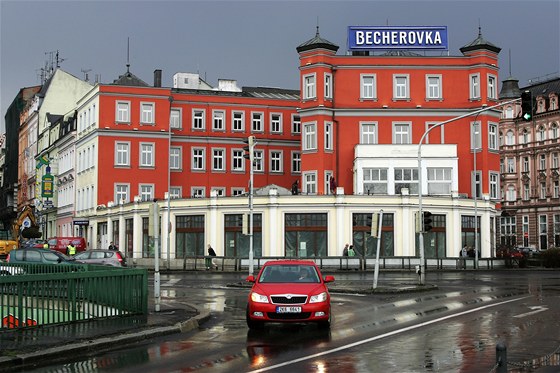 Becherovka vyváí 40 procent své produkce, a to hlavn na Slovensko, do Ruska a Nmecka.