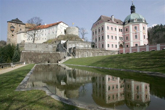 Hrad a zámek v Bečově ukrývá druhou nejcennější českou památku, Relikviář svatého Maura