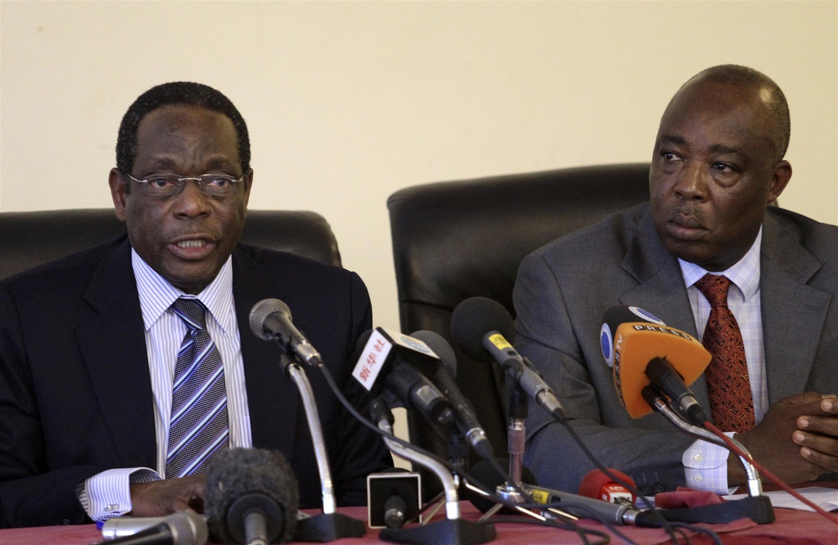 Entebbe Francisco Madeira, zvlá�tní vyslanec Africké unie zam��ený na Armádu