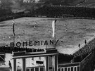 Stadion byl oteven 27. bezna 1932, prvn utkn sehrla Bohemka se Slavi. Ve...