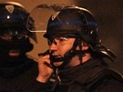 Francouzská policie obléhala dm ve tvrti Croix-Daurade celý den. (21. bezna