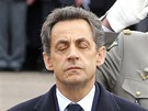 Francouzský prezident Nicolas Sarkozy a ministr obrany Gerard Longuet (vlevo)
