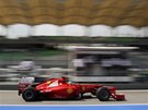 JAKO MIK. Fernando Alonso z týmu Ferrari pi tréninku na Velkou cenu Malajsie