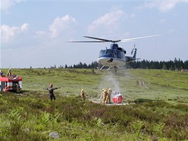 Leteckou službu Policie ČR využívají také hasiči, piloti mají k dispozici...