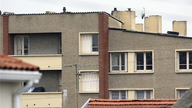 Apartmnov komplex v Toulouse, ve kterm se skrv dajn vrah. (21. bezna 2012)