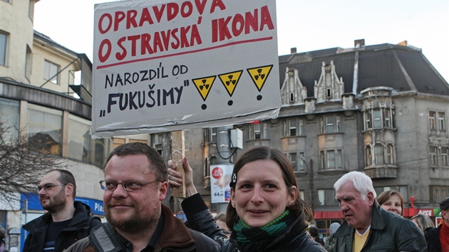 Demonstrující požadují jasné kroky v záchraně Ostravice