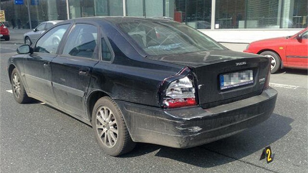Volvo, s nm se ve svm Porsche Cayenne srazil opil prask lobbista a podnikatel Roman Janouek  (23. bezna 2012)