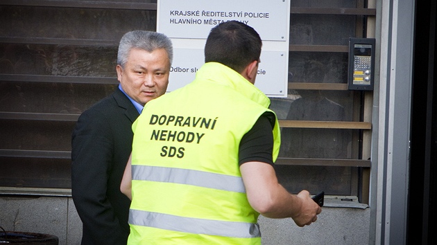 Manel zrann eny pichz na Krajsk policejn editelstv v Praze. (23. bezna 2012)