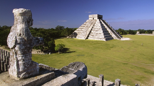 CHICHÉN ITZÁ. Vedle egyptských pyramid asi nejslavnjí pyramida svta. Mayové