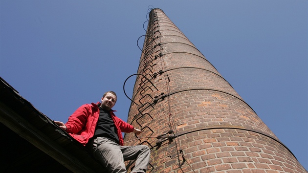 Milan Pour usiluje o záchranu staré cihelny v árovcov Lhot.