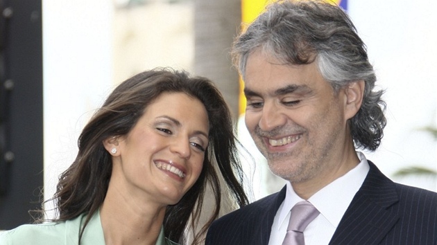 Andrea Bocelli a jeho p�ítelkyn� Veronica Bertiová