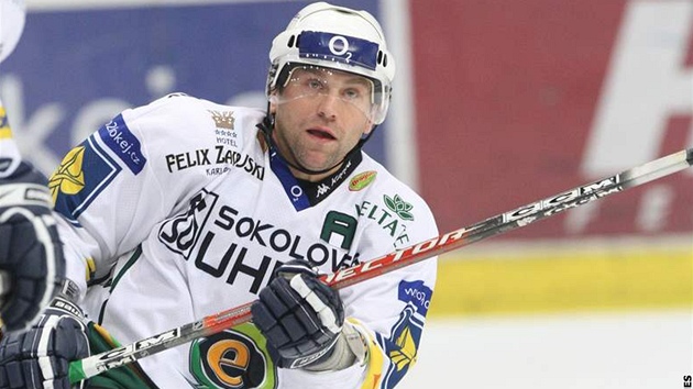 Josef �ezní�ek v dresu Karlových Var�. Ted ho �eká nová výzva - stal novým